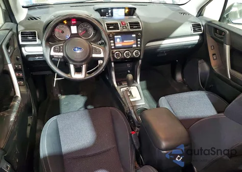 2017 Subaru Forester 2.5I Premium z USA, uszkodzony, nr VIN JF2SJAEC2HH534923